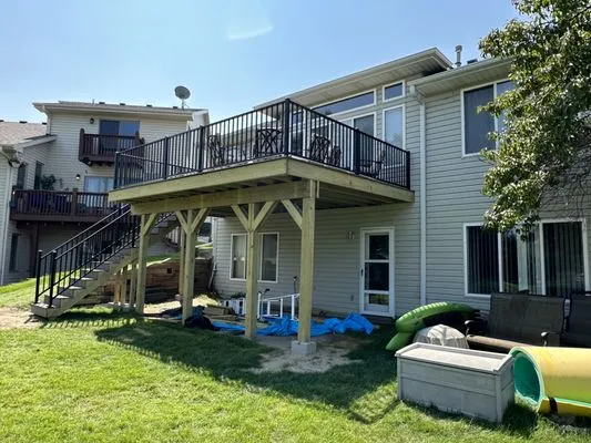 M&T Home Improvement Logo