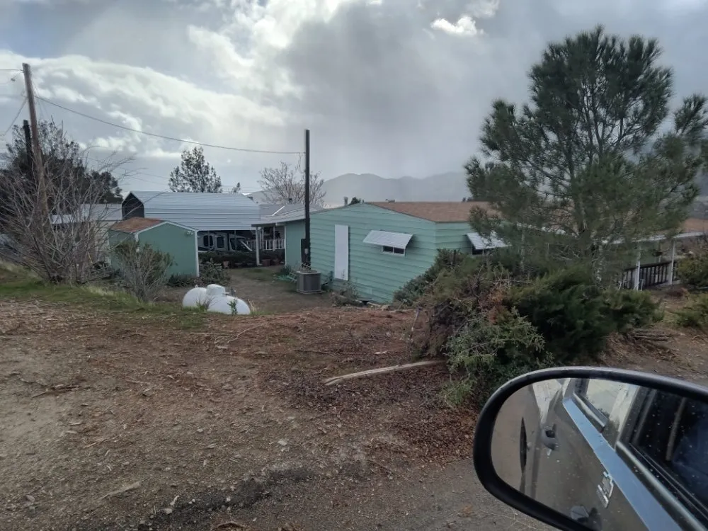 Slide of MT Service Handyman