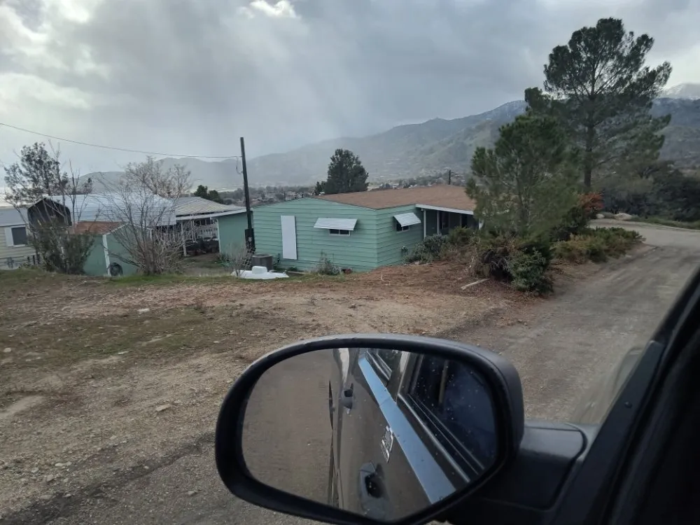 Slide of MT Service Handyman