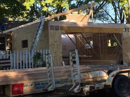 Mullis Construction Logo