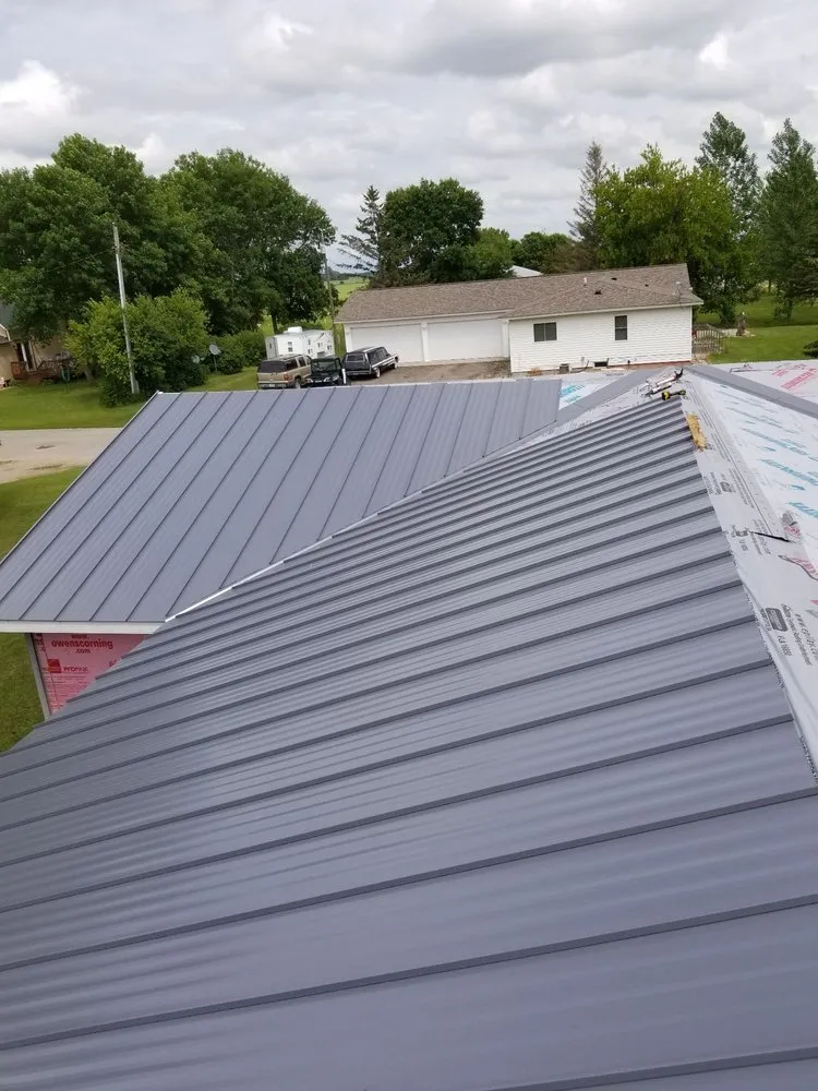 Slide of Munter Roofing