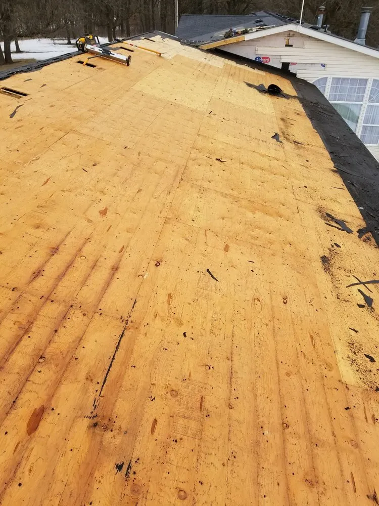 Slide of Munter Roofing