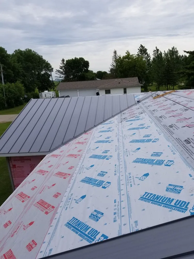 Slide of Munter Roofing