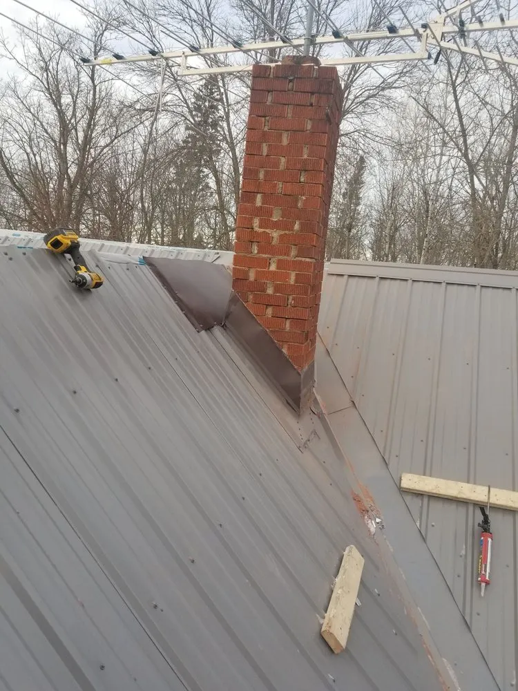 Slide of Munter Roofing