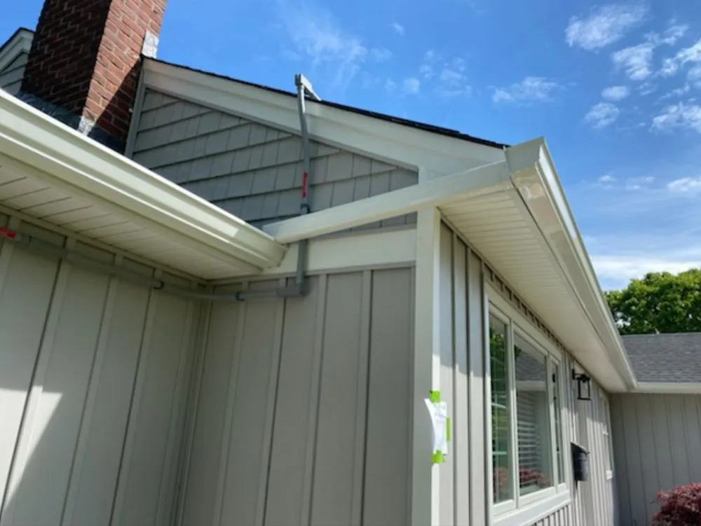 Slide of Muzus Seamless Gutters