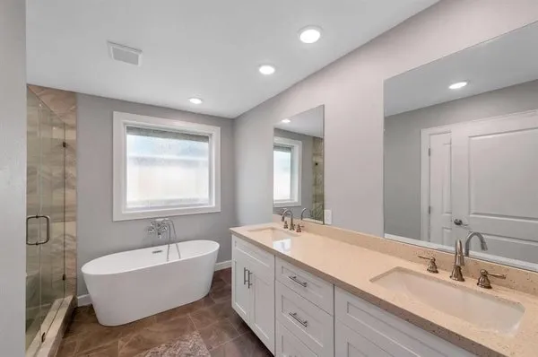 MVI Construction Logo