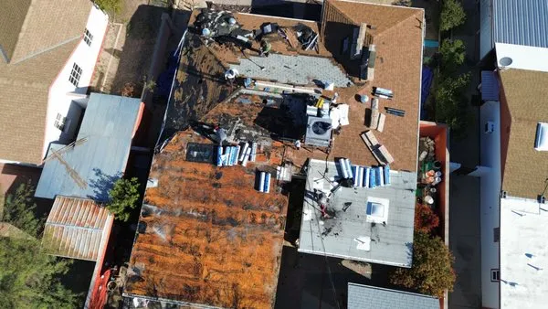 Myers Contracting Logo