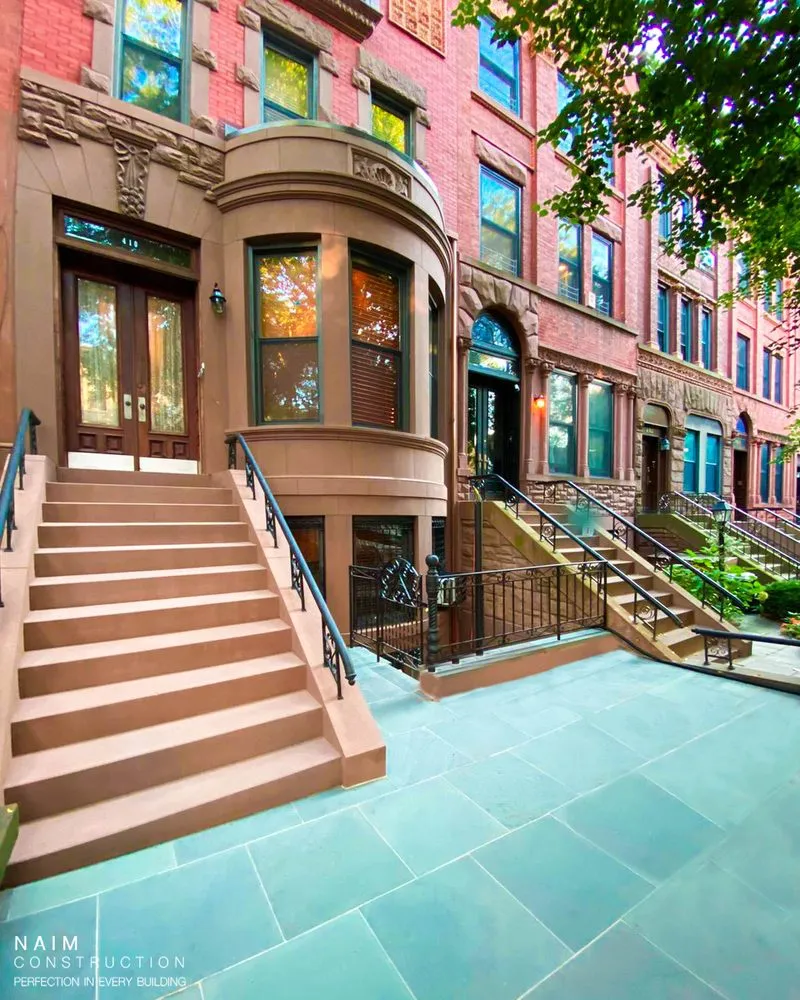 Slide of Naim Construction