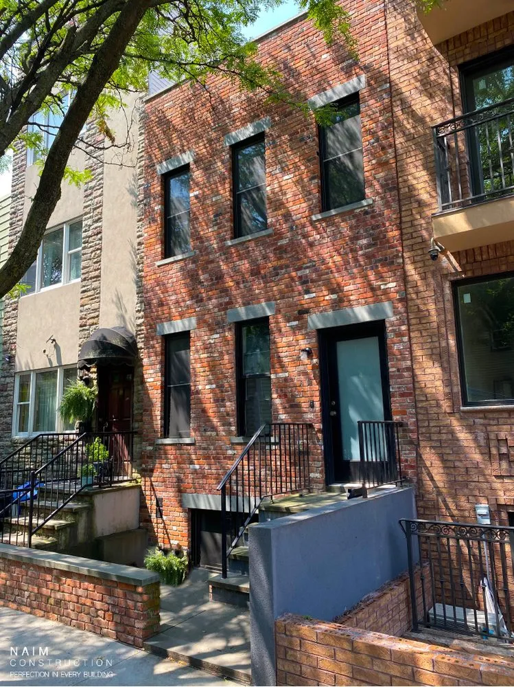 Slide of Naim Construction