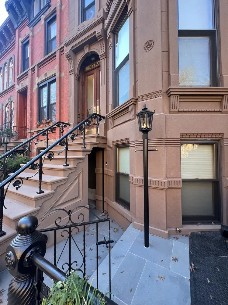 Slide of Naim Construction