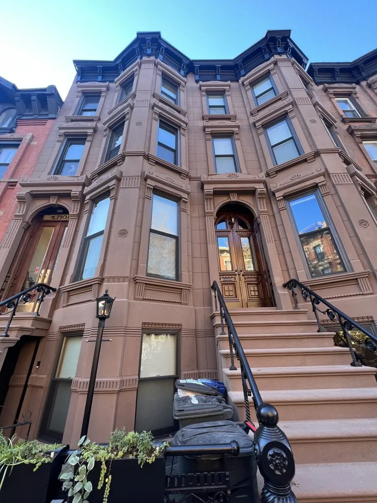 Slide of Naim Construction