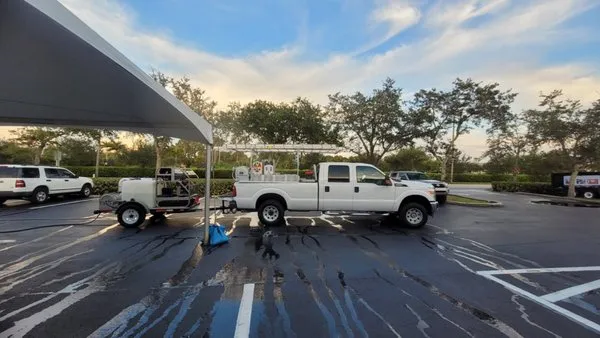 Naples Pressure Washing and Roof Cleaning Logo