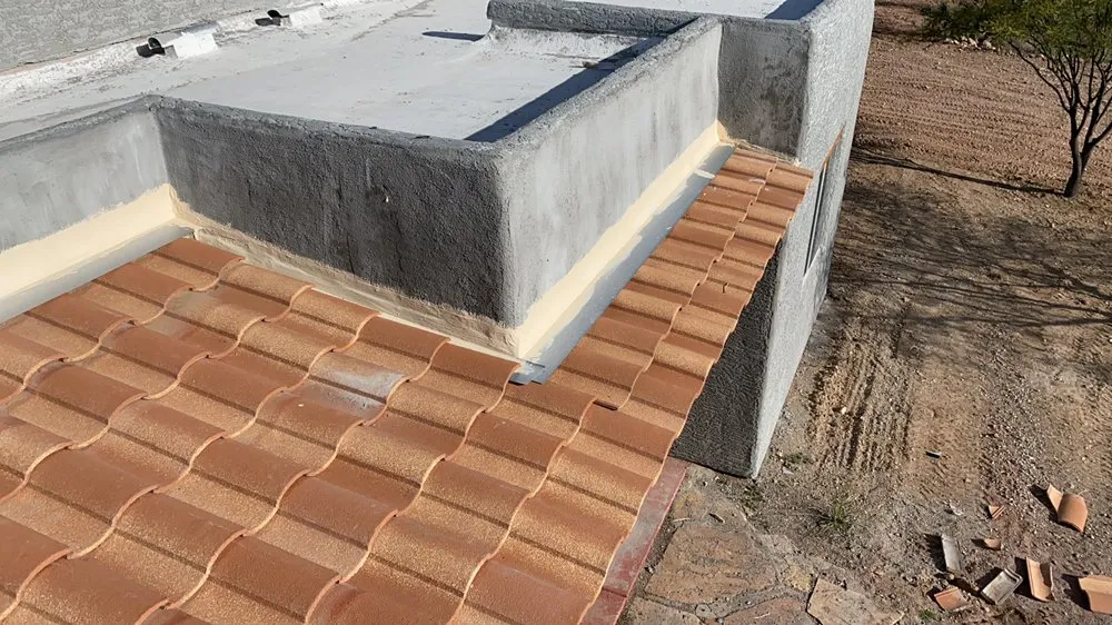 Slide of Naranjeros Roofing