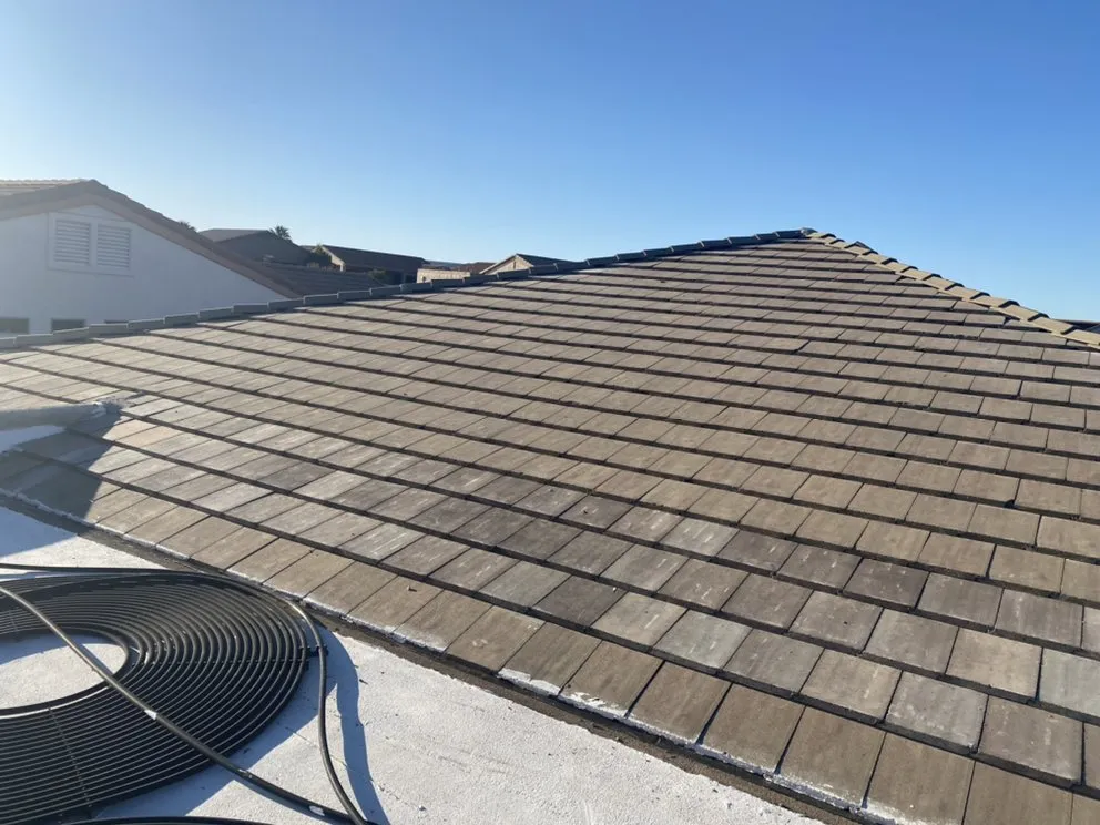 Slide of Naranjeros Roofing