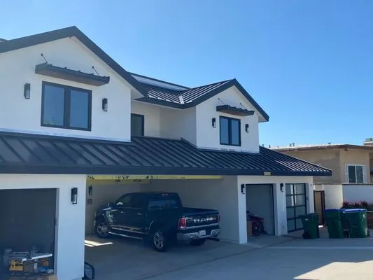 Narcy Construction & Roofing Logo