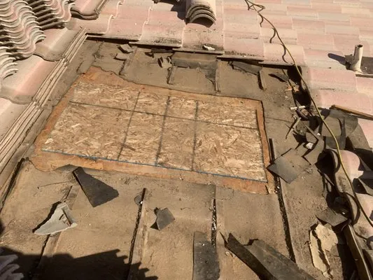 Nathaniels Roofing Logo