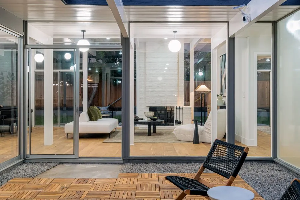 Slide of Neon Builder