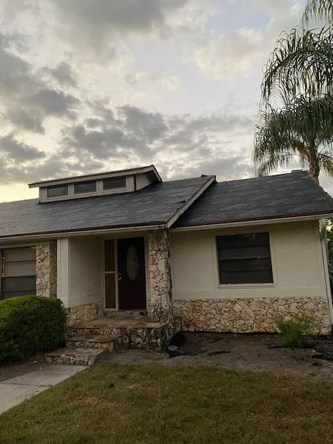 Slide of New Horizons Roofing