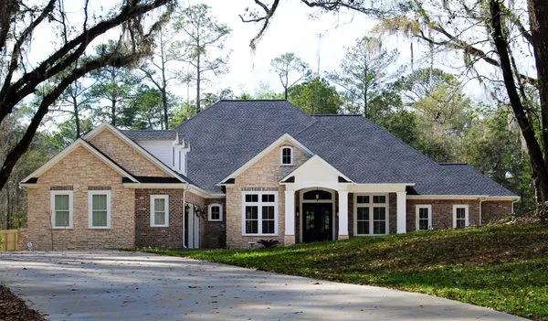 New South Roofing Logo