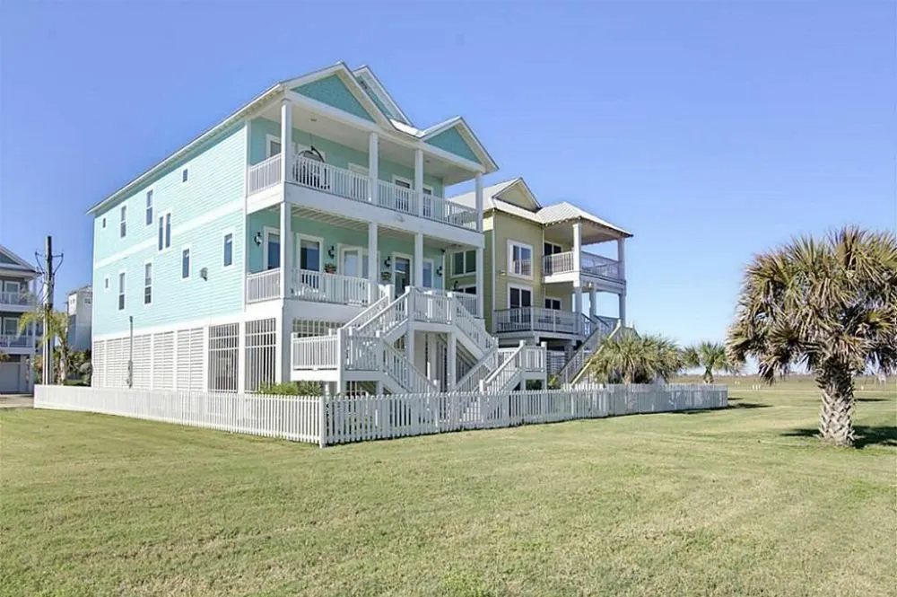 Slide of New World Builders