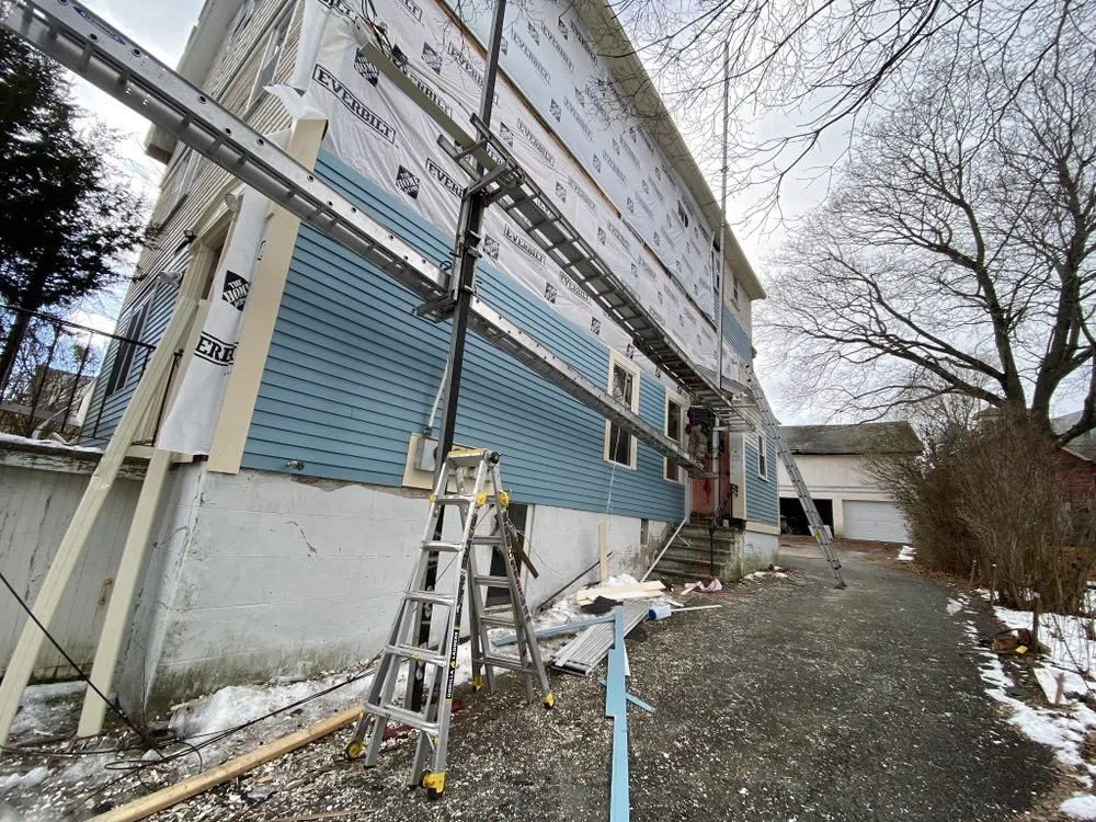 Slide of Ángel Contruccion