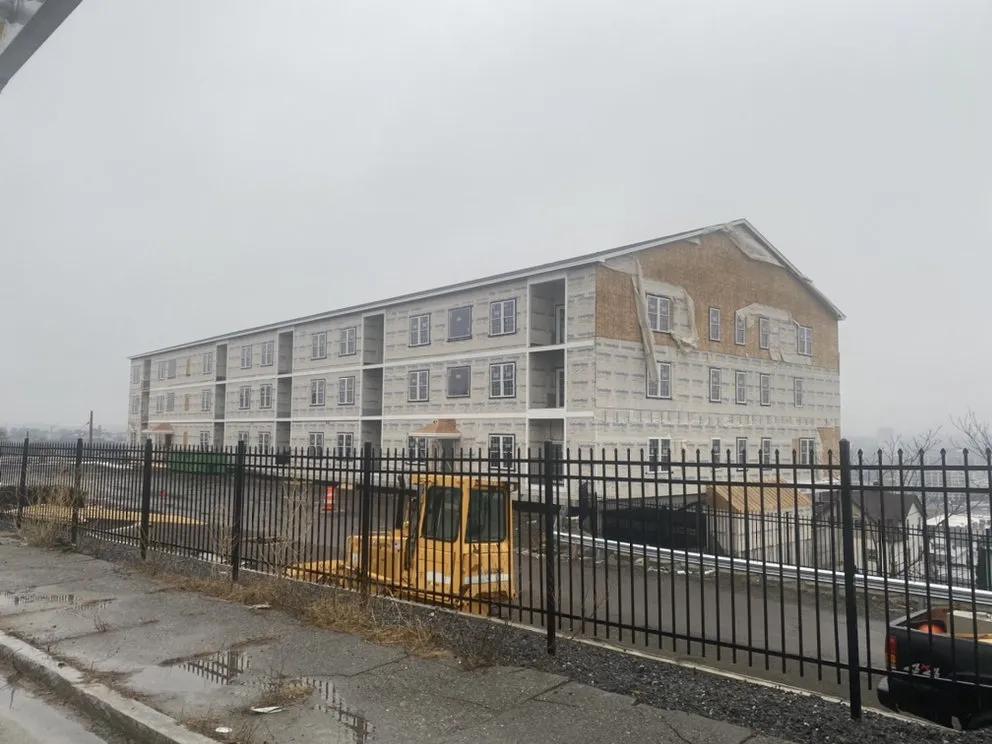 Slide of Ángel Contruccion