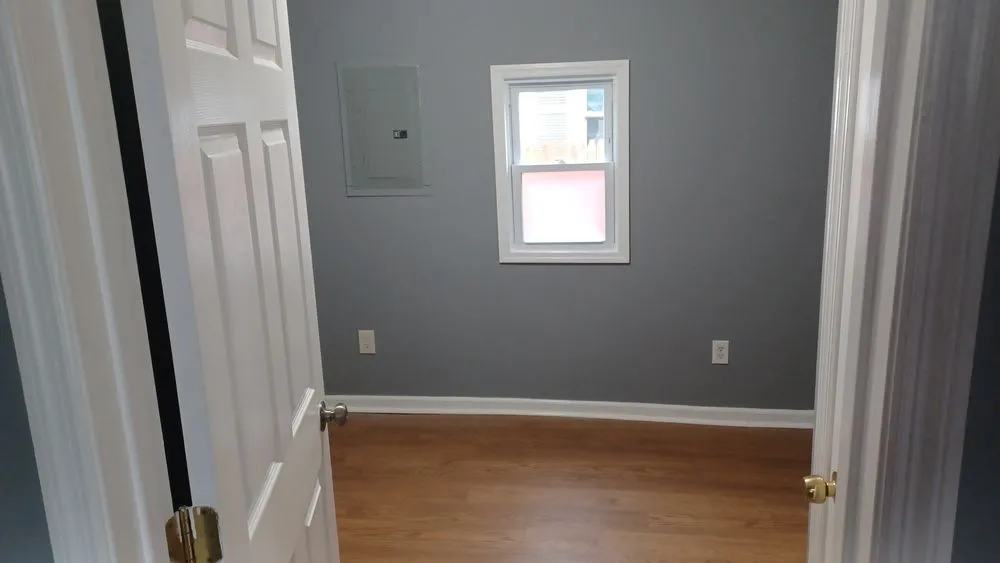 Slide of Nicolas Handyman