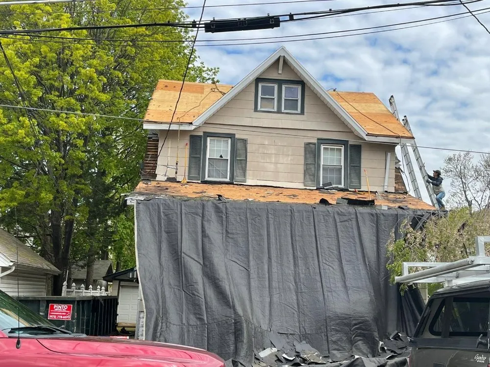 Slide of Nivelo Construction