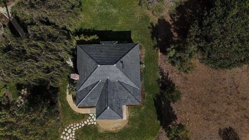 Slide of No Limit Roofing