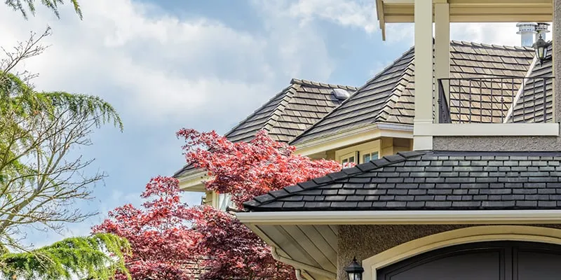 Slide of No Links Seamless Gutters