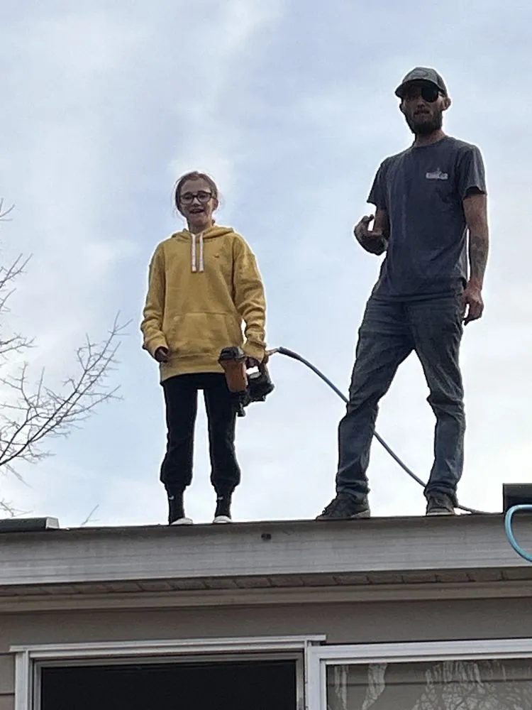 Slide of Noah Ready’s Roofing and Repair