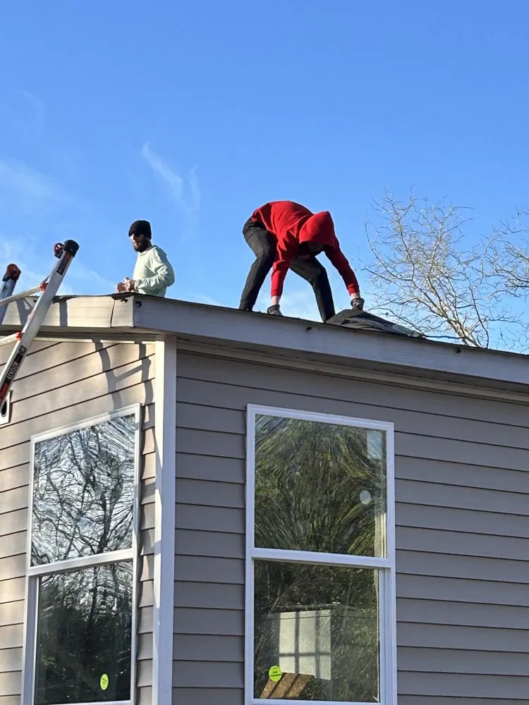 Slide of Noah Ready’s Roofing and Repair