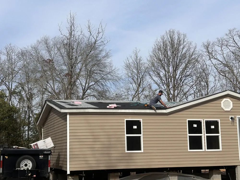 Slide of Noah Ready’s Roofing and Repair