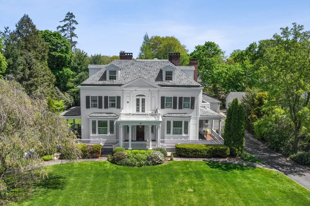 Slide of Northkit Roofing