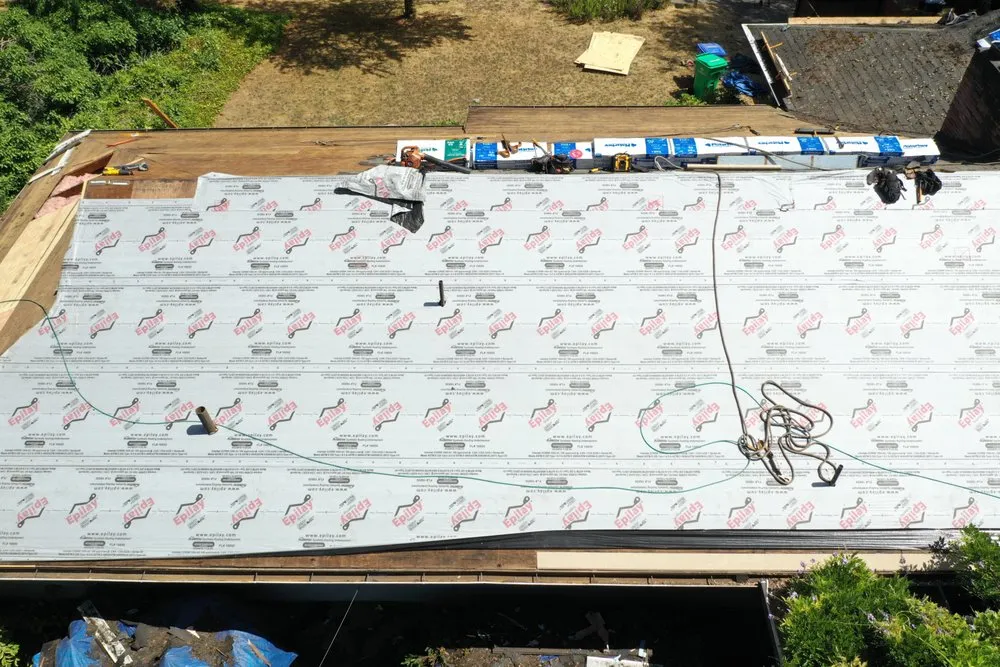 Slide of Northwest Roof Tech