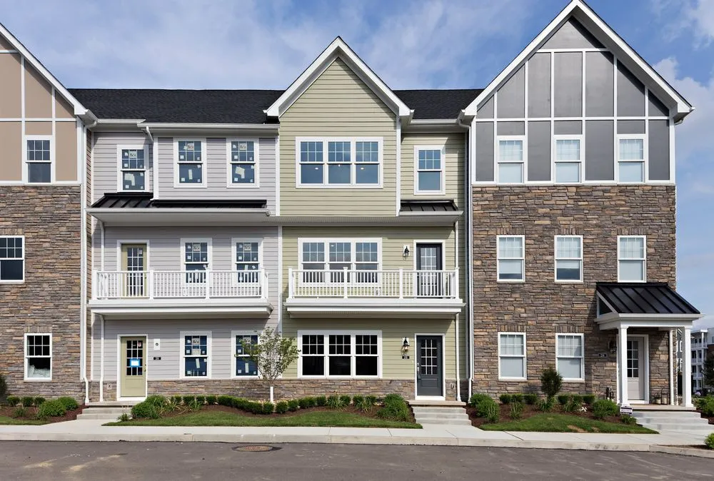 Emergency residential roofing service experts serving Mount Laurel Township, NJ - Nu Look Home Design