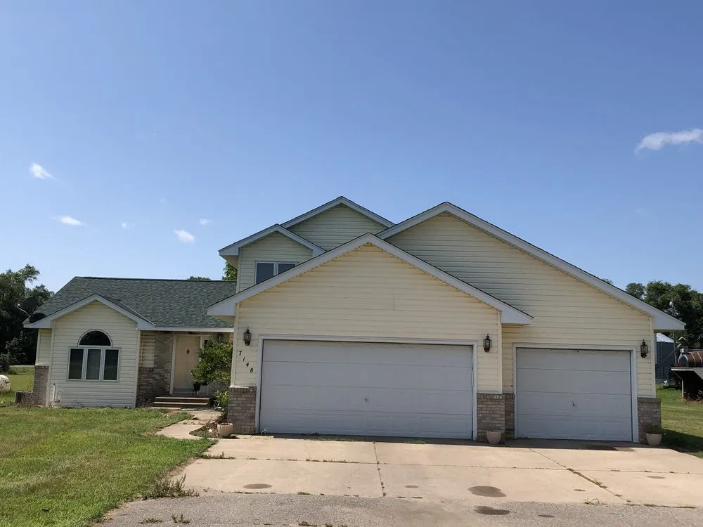 Slide of Nunez Construction