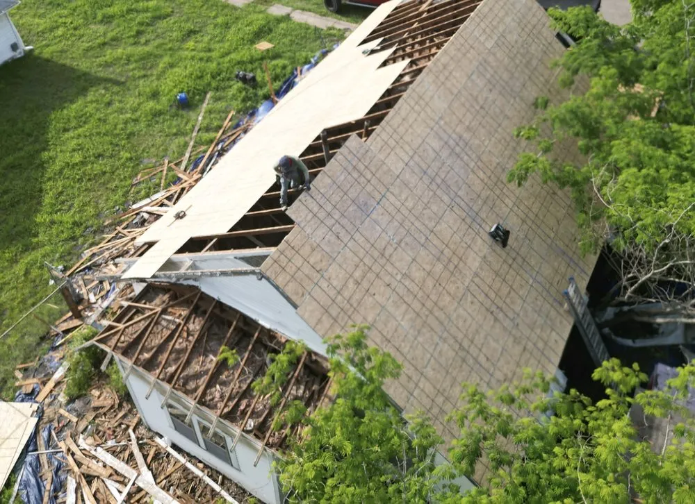 Slide of Nunez Roofing