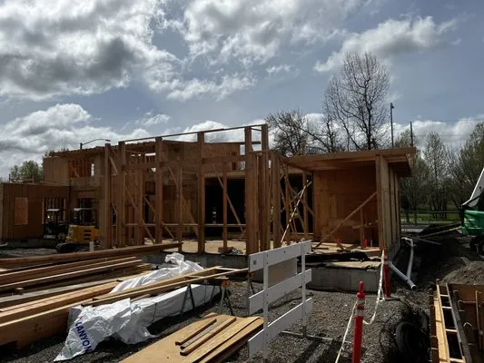 Nuova Construction Logo