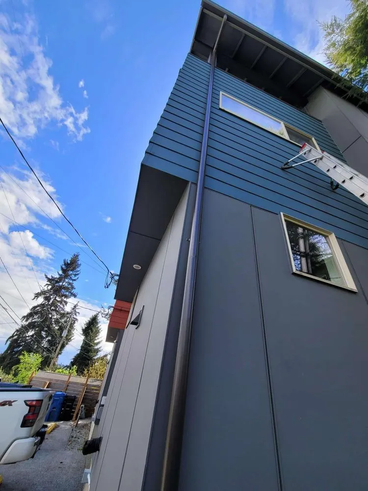 Slide of NW Window & Gutter