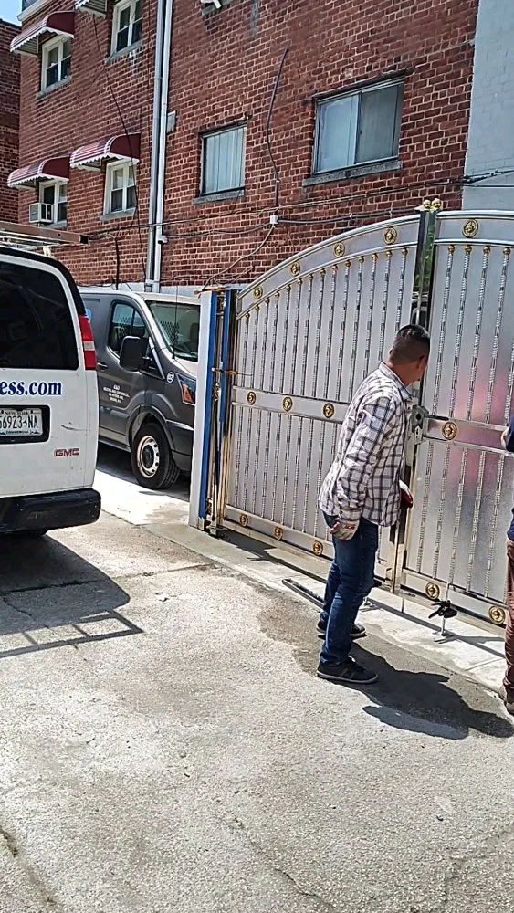 Slide of NYC Skyline Construction