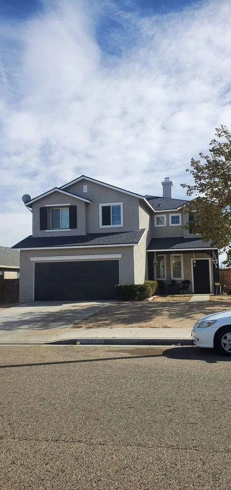 Slide of Oak Hills Roofing