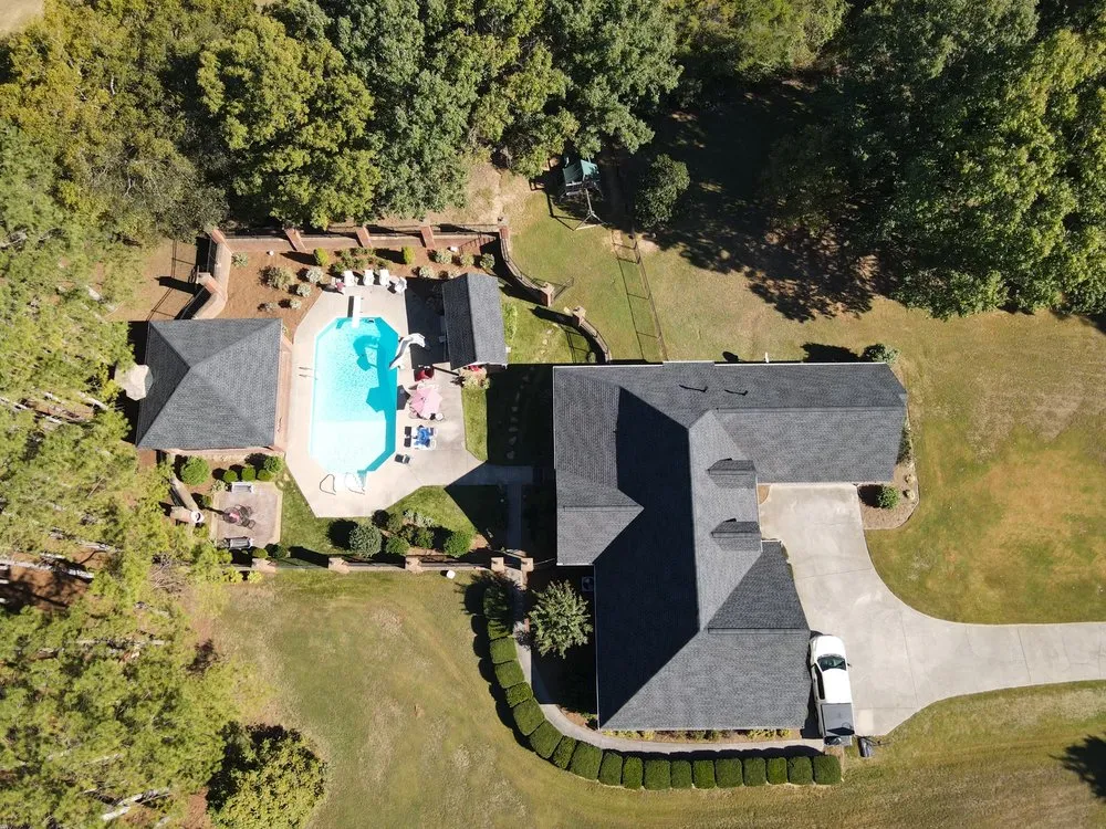 Slide of Oak Ridge Roofing