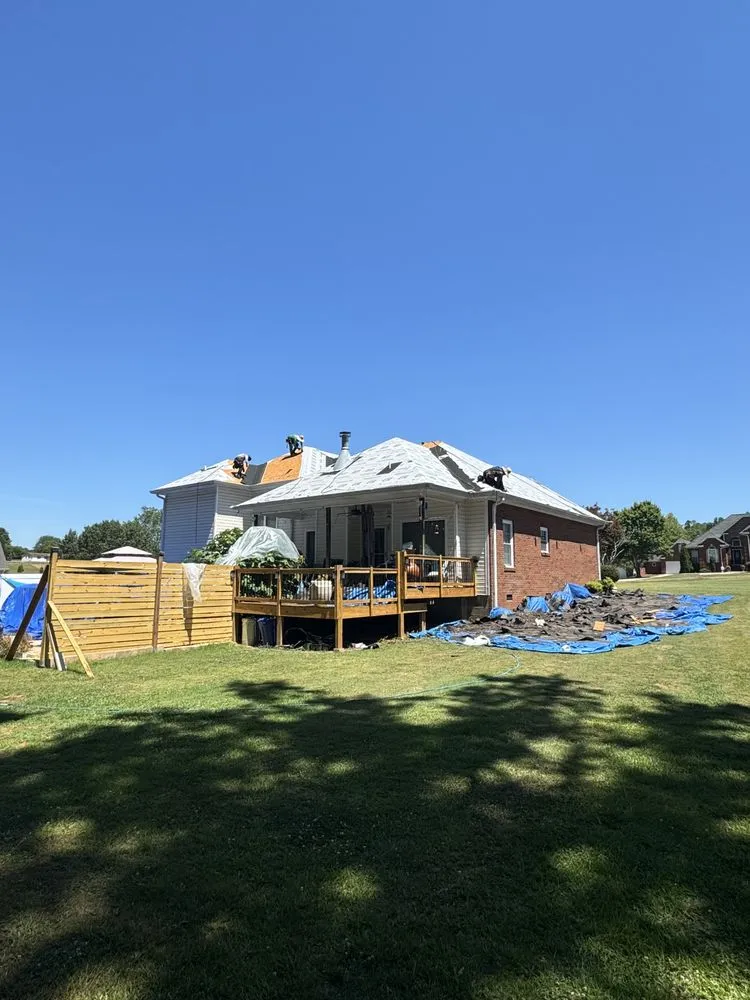 Slide of Oak Ridge Roofing