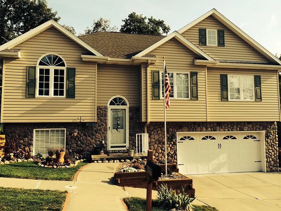 Slide of Oak Ridge Roofs