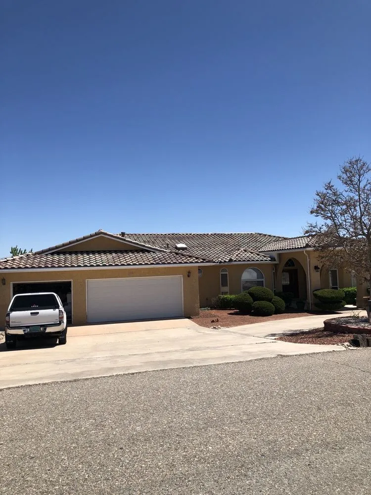 Slide of Oakridge Roofing Construction