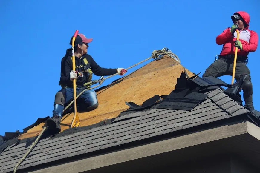 Slide of Oaks Roofing & Siding