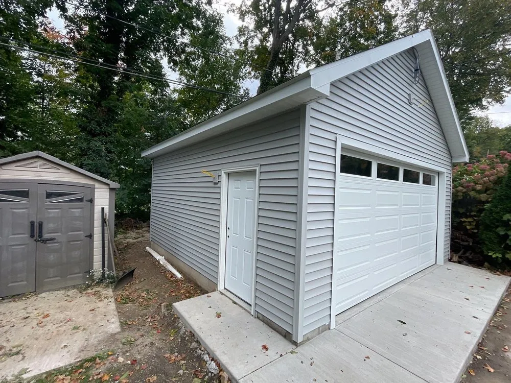 Slide of Oaks Roofing & Siding