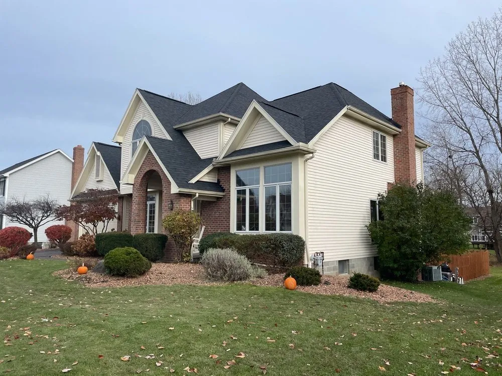Slide of Oaks Roofing and Siding