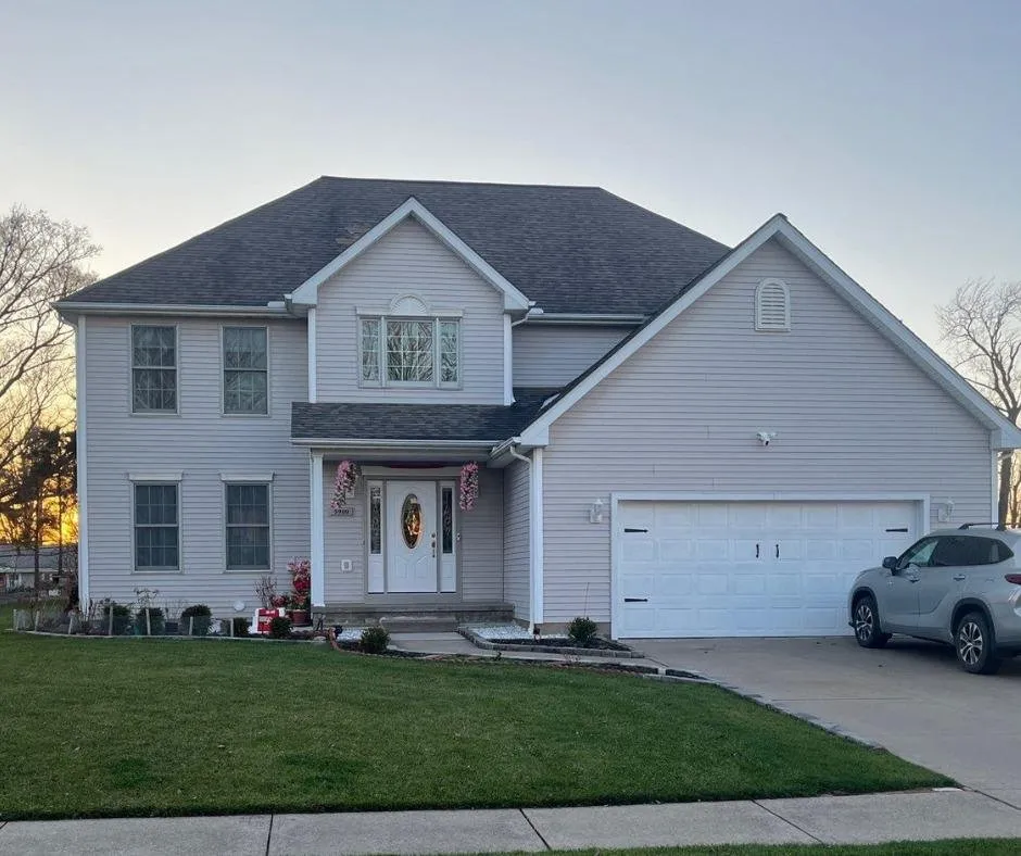 Slide of Oaks Roofing and Siding